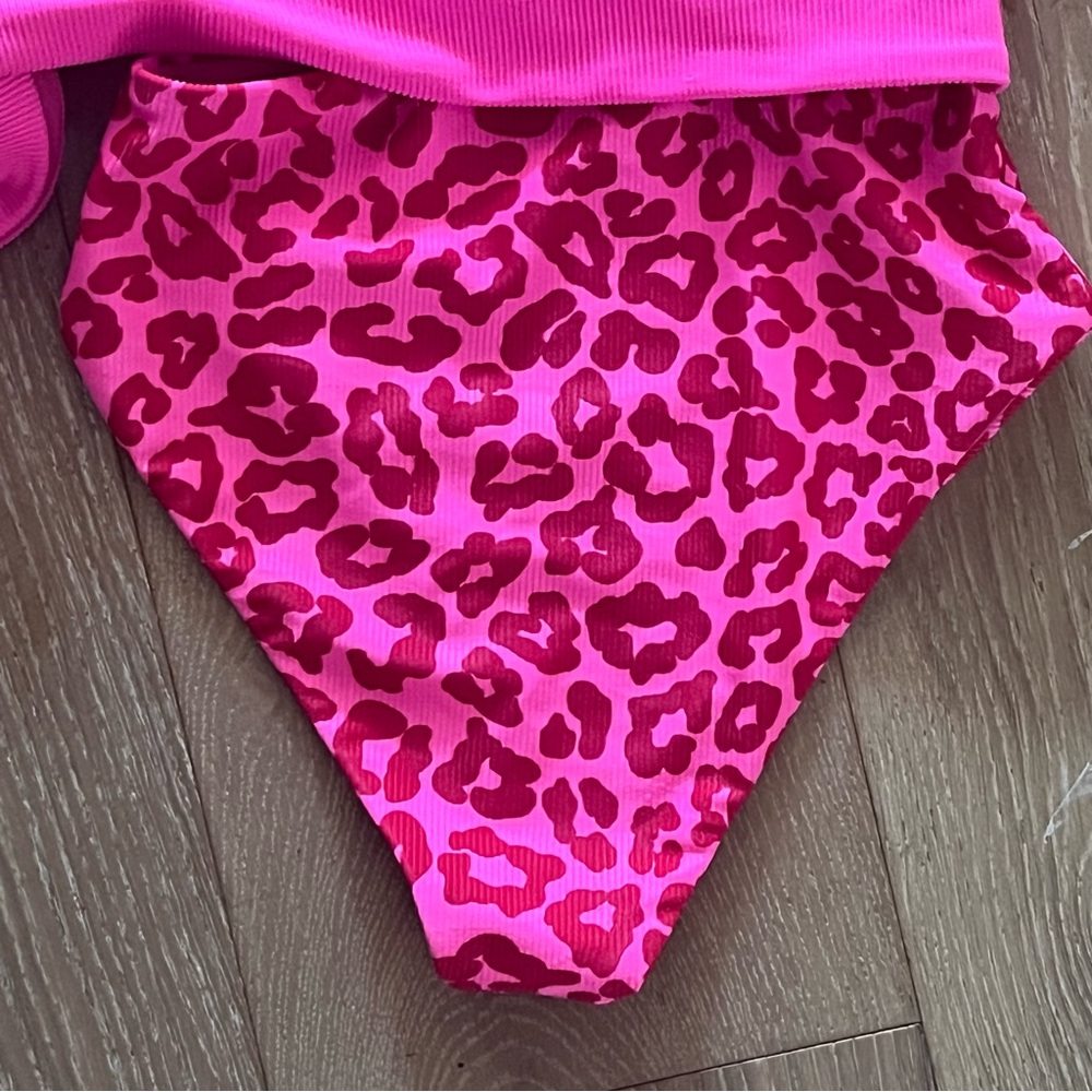 Beach Riot Rae One Love Leopard One Piece - Picture 9 of 9